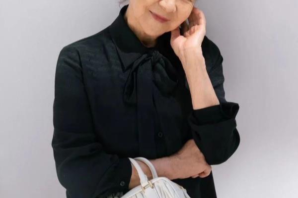 出游包包对女人来说是什么（写满了对于妈妈的爱）.