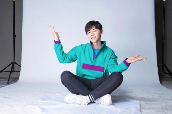 篮球风穿搭（篮球风穿搭，如何打造炫酷的篮球造型）.