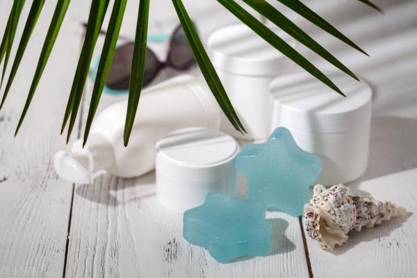脸角质层薄用什么护肤品好（护肤品的正确使用顺序方法）.
