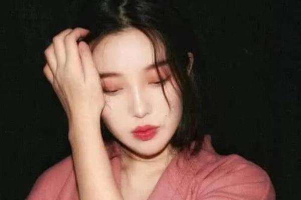买不起化妆品幽默说说（14句霸气搞笑说说）.