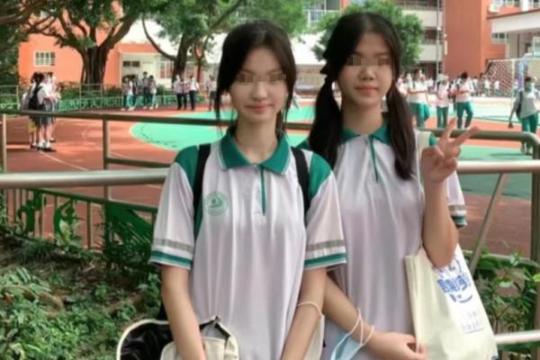 学生风衣搭配图片男（00后学生的搭配）.