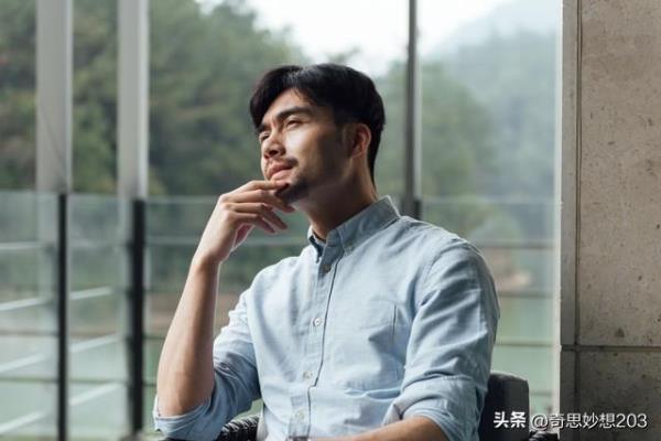 30多岁的成熟男人穿衣搭配（三十岁的男人应该做些什么）.
