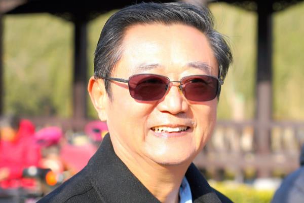 丹青霞土蜂蜜是真的吗（遥采岭霞织锦绣）.