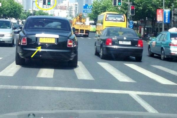 上海黄牌超跑有哪些车型（后面的车不敢跟太近）.