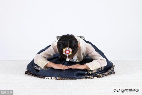 葬礼穿搭男（如何打造独特男性葬礼着装风格）.