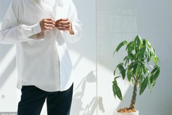 男中青年穿什么衣服好看（怎么穿才好看）.