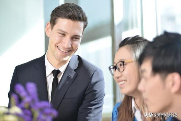 大胡子的人什么性格（什么性格不适合做领导）.
