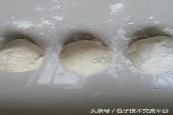 如何包包子褶皱处图解（一看就懂！轻松学会包子褶皱技巧）.