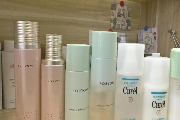平价抗老补水护肤品套装推荐（还能抗老）.