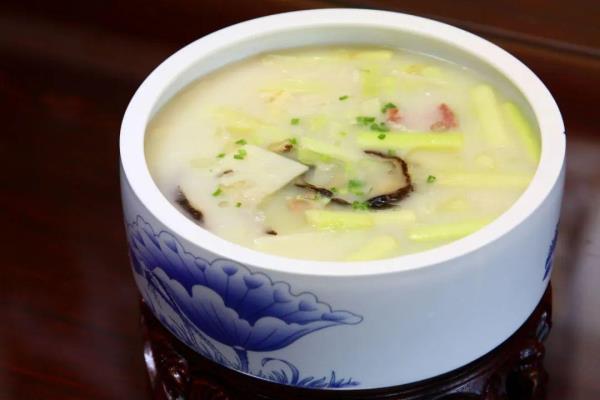 济南特色美食前十名（济南这些不容错过的特色美食）.