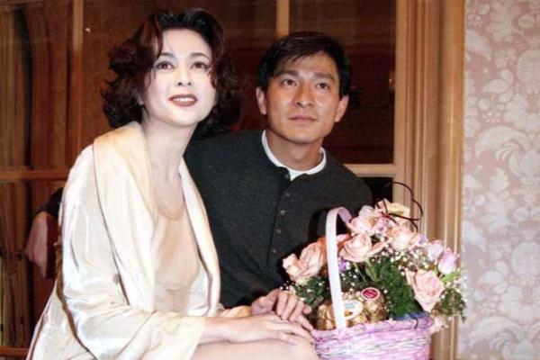 关之琳 刘德华（刘德华承认对关之琳动心）.