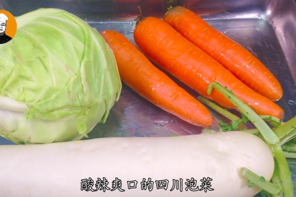 包菜怎么腌泡菜又脆又好吃（泡菜水可以反复使用）.
