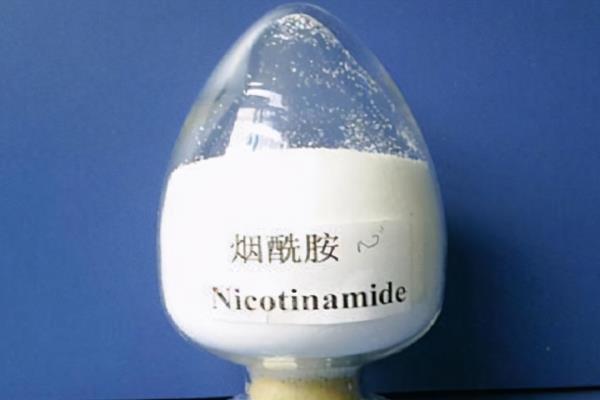 哺乳期 烟酰胺护肤能用吗（别伤了皮肤）.