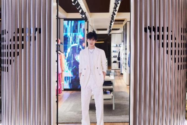 阿玛尼emporioarmani手表（Armani广州限时精品店）.