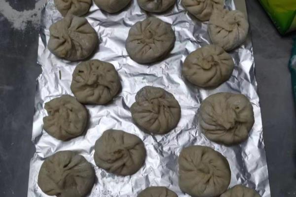怎样写包包子的过程（怎样一步步做出美味可口的包子）.