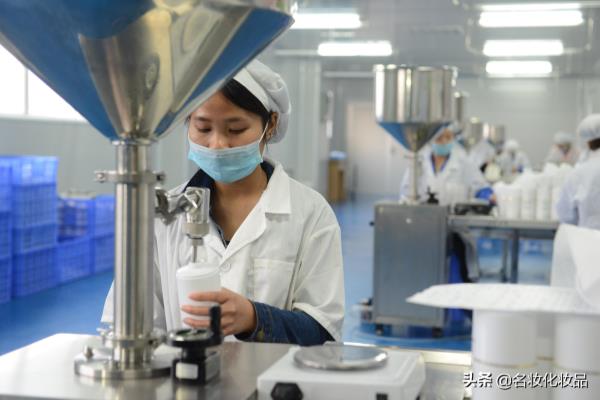 化妆品厂家怎么找（如何探寻优质的化妆品生产厂家）.