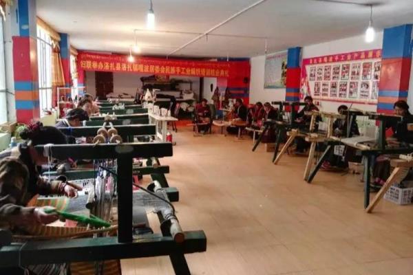拉萨藏族包包批发在哪里卖（藏式包包开创者—“洛珠”）.