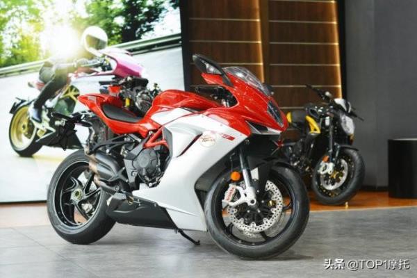 f3和顶级超跑（F3赛车风驰电掣，顶级超跑谁能匹敌）.