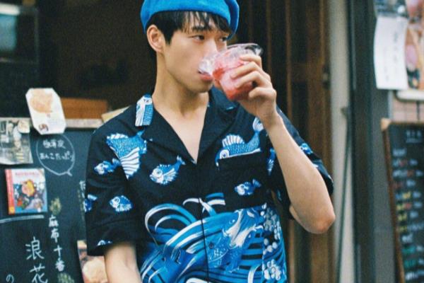 男孩子的时尚穿搭（如何打造潮流型男形象）.