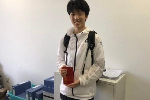 张艺谋妻子陈婷晒张壹男照片（张艺谋为何不让儿子在他的戏里出镜）.
