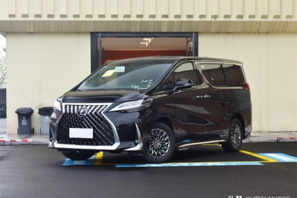 雷克萨斯雷尔法lm300（雷克萨斯落地价格最低的商务车）.