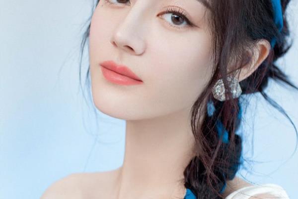 长期用化妆品和不用化妆品的区别（“长期化妆”和“长期素颜”的女生）.