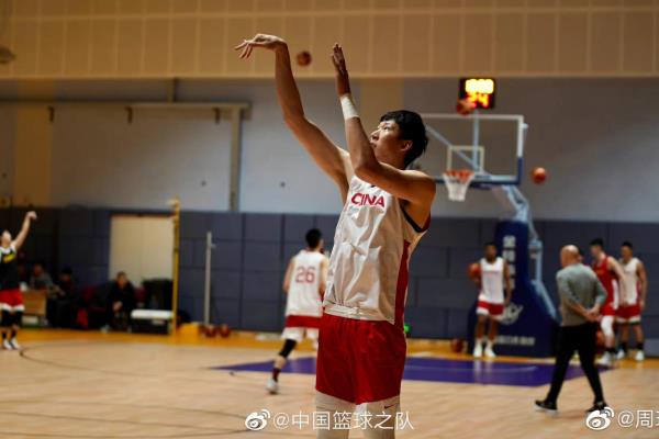 周琦身材变化显著（周琦身材大变样，他是如何做到的）.