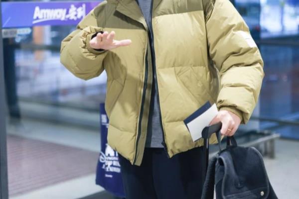 男生穿搭痞帅休闲风格（35+男性不懂穿搭跟朱亚文学）