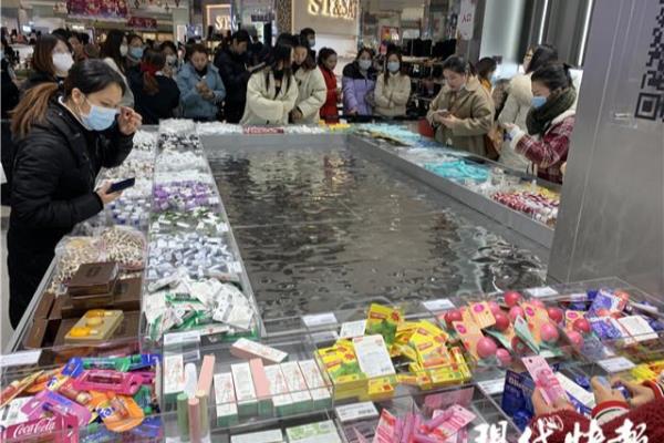 兰蔻化妆包都是赠品吗.