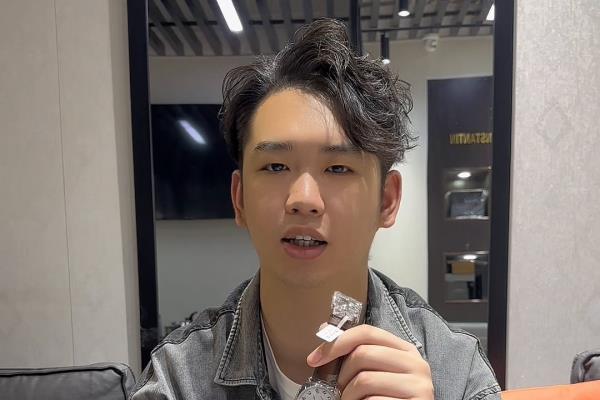江诗丹顿歪脖子图片及价格.