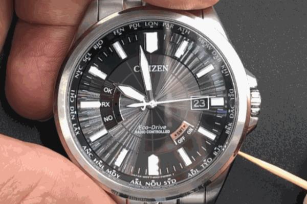 西铁城光动CB0180-11L怎么调日期.