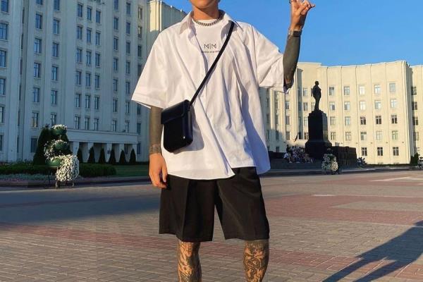 男生夏日穿搭什么颜色.