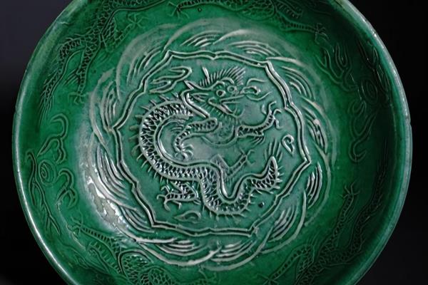 赤橙黄绿蓝靛紫还是赤橙黄绿青蓝紫.