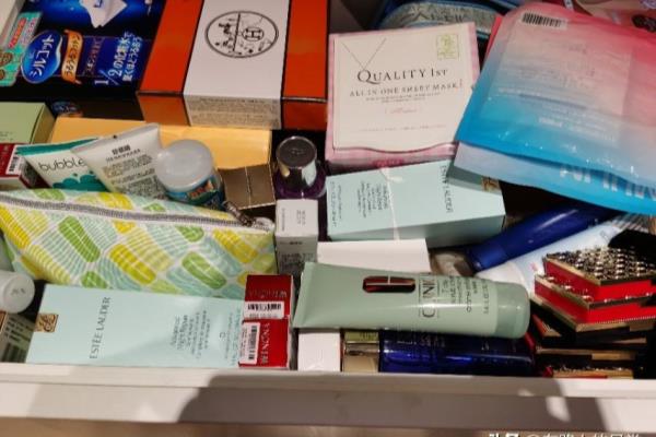 雅诗兰黛后面带(UK)是正品吗.