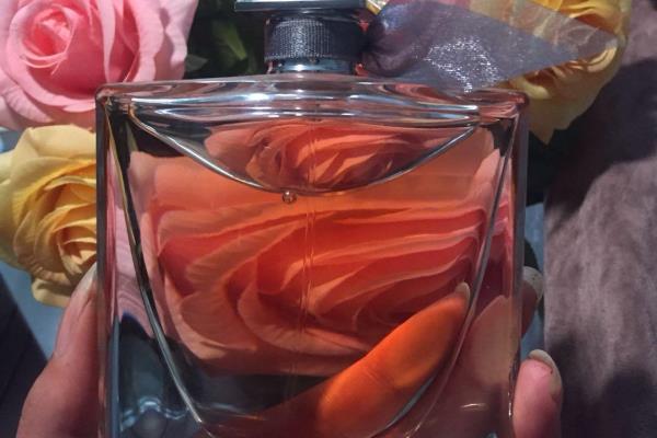 兰蔻珍爱爱恋香水和奇迹哪个好闻吗.