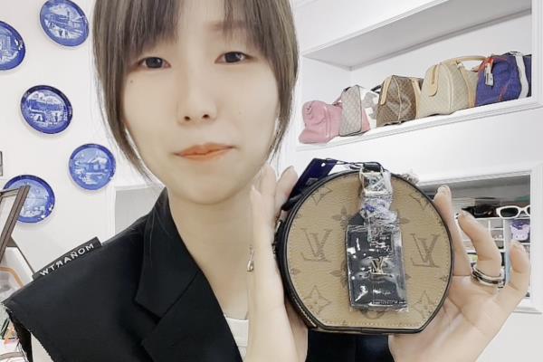 celine月牙包包的斜背带子.