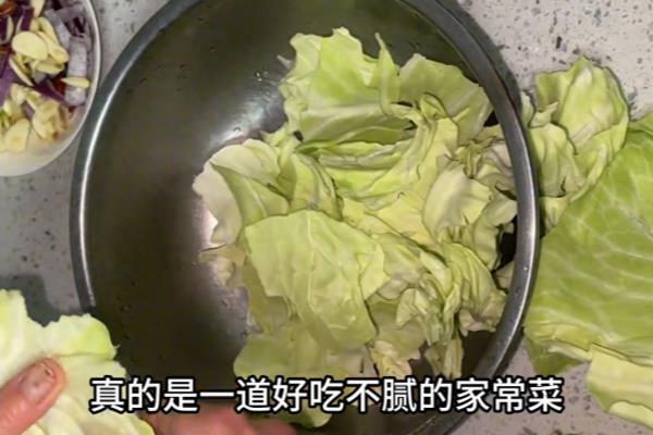 手撕包菜的做法步骤.
