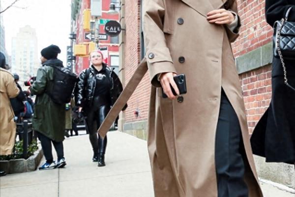 burberry风衣哪个颜色好看.