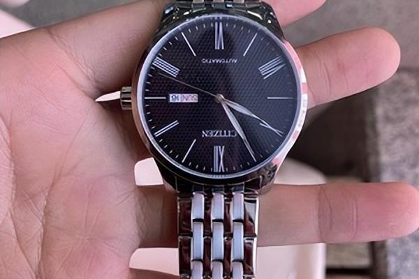 西铁城nh8350是光动能手表吗.