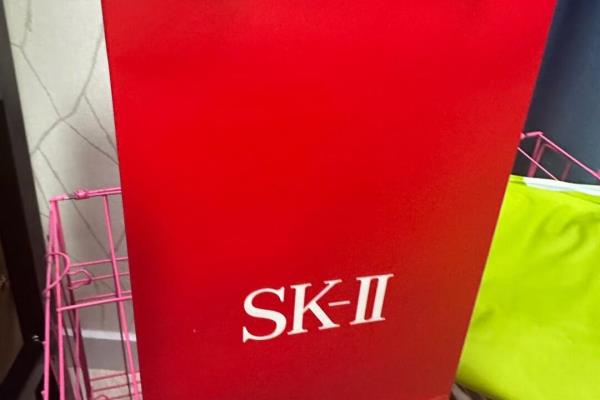 sk-ii节日限定版神仙水礼盒有什么不一样.
