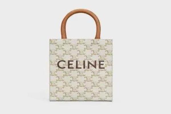 celine和burberry哪个好.