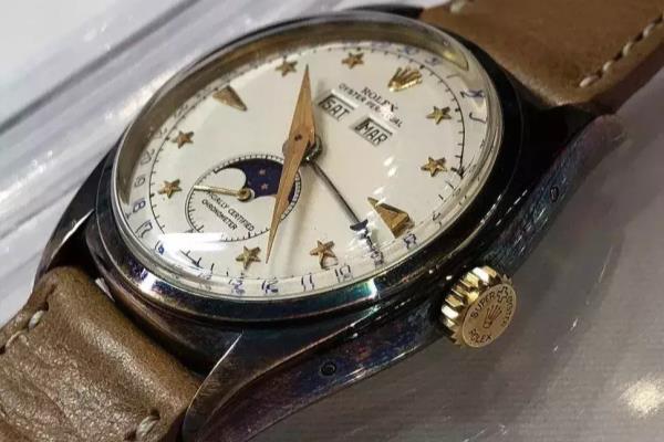 百达翡丽5146G白金会变色吗.