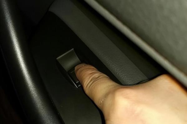 野马t70玻璃一键升降怎么设置.