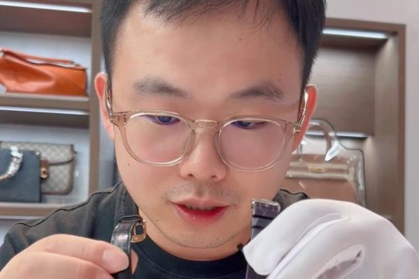 积家月相29mm是石英还是机械.