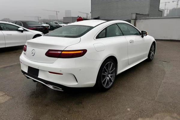 奔驰e300 2023款价格