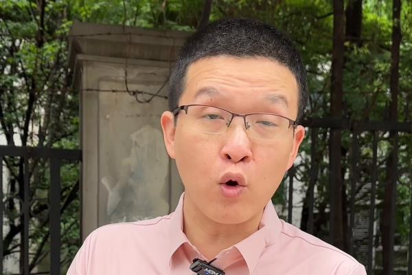 浪琴嘉岚石英表有多少克.