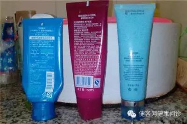 妮维雅的两种洗面奶可以混在一起用吗.