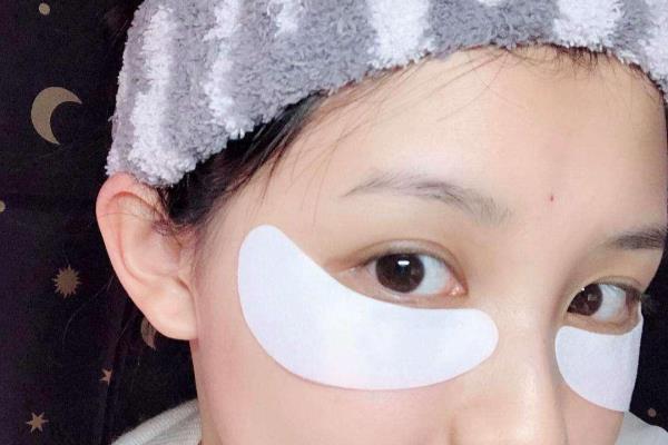 海蓝之谜面霜和赫莲娜黑白绷带哪个修复效果更好.