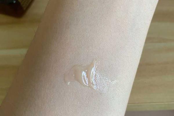 赫莲娜眼霜和雅诗兰黛眼霜哪个好.