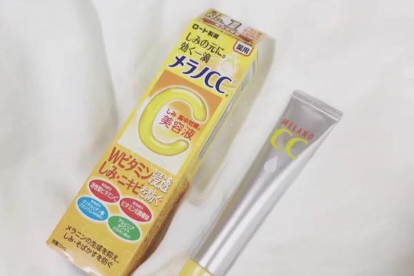 22岁女孩用什么牌子护肤品好混油皮